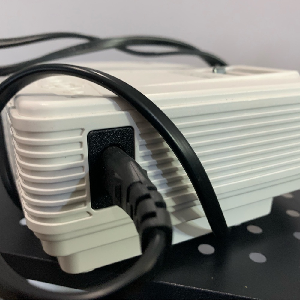 White Portable Projector - Picture 6 of 16
